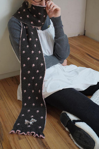 Elegant Patterned Knit Scarf