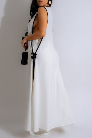 Elegant Pants Set with Floral Accent