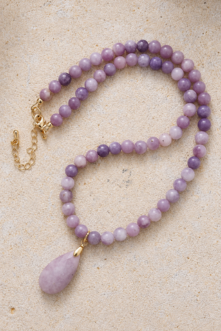 Faceted Teardrop Pendant Beaded Necklace