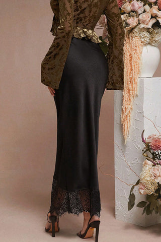 Elegant Lace Trim Skirt