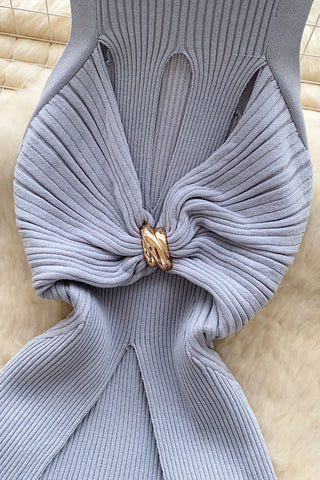 Elegant Ribbed Tank with Knotted Detail