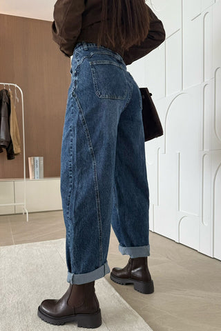 Classic Straight-Leg Denim Jeans