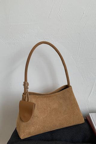 Classic Shoulder Bag with Sleek Design