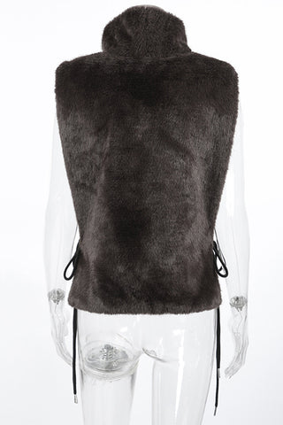 Chic Sleeveless Turtleneck Vest