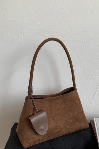 Classic Shoulder Bag with Sleek Design