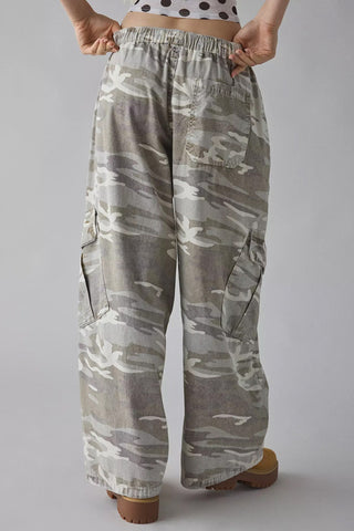 Relaxed Fit Camo Cargo Pants