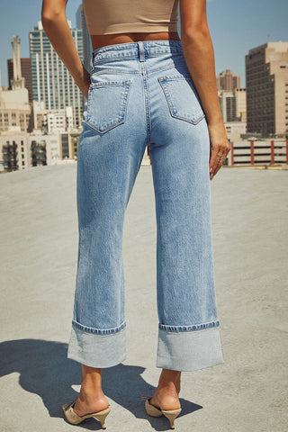 Chic Straight-Leg Jeans with Rolled Cuffs