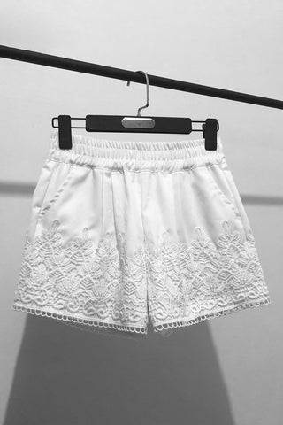 Lace Hem Casual Shorts