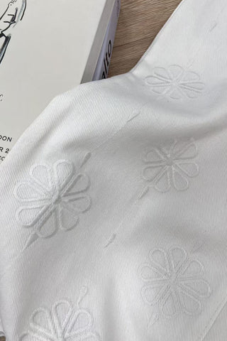 Eyelet Embellished Straight Jeans