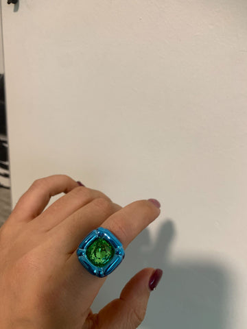 GREEN