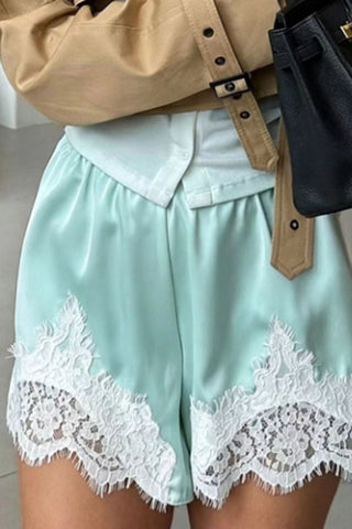 Lace Hem Elastic Waist Casual Shorts