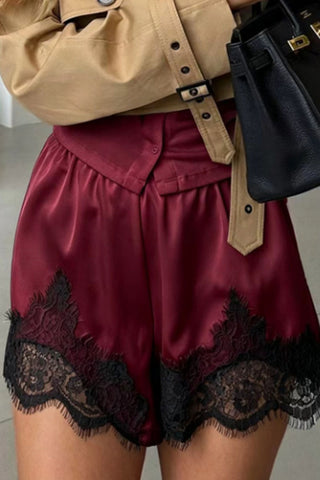 Lace Hem Elastic Waist Casual Shorts