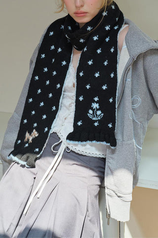 Elegant Patterned Knit Scarf