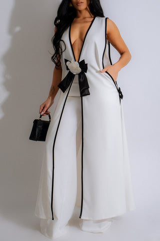 Elegant Pants Set with Floral Accent