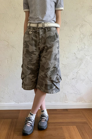 Camouflage Cargo Pocket Capri Pants