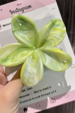 Flower-Shaped Hair Claw Clip