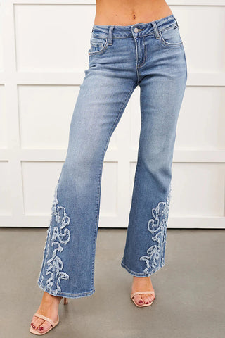 Low Rise Flare Detailed Jeans