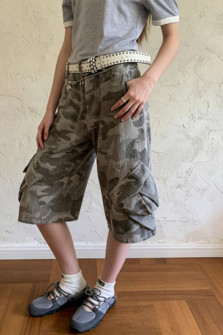 Camouflage Cargo Pocket Capri Pants