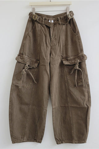 Distressed Cargo Pocket Baggy Jeans