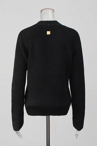 Classic Buttoned Cardigan with Pockets