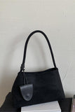 Classic Shoulder Bag with Sleek Design