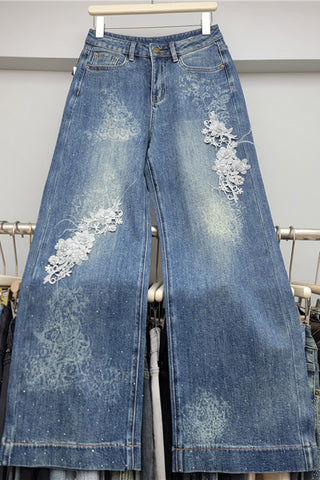 Floral Embellished Straight Jeans