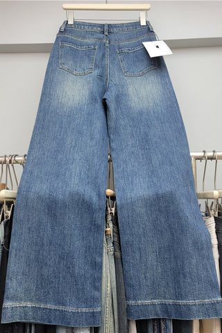 Floral Embellished Straight Jeans