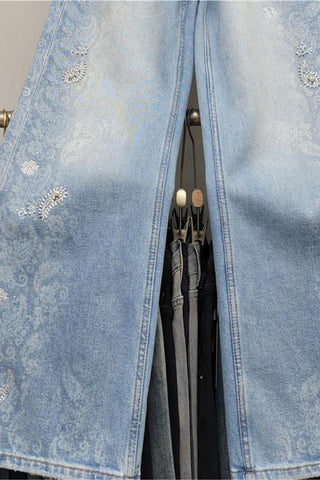 Wide-Leg Jeans with Elegant Detailing