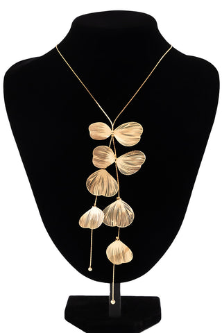 Elegant Leaf Pendant Necklace