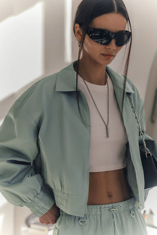 Stylish Zip-Up Cropped Jacket