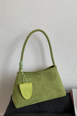 Classic Shoulder Bag with Sleek Design