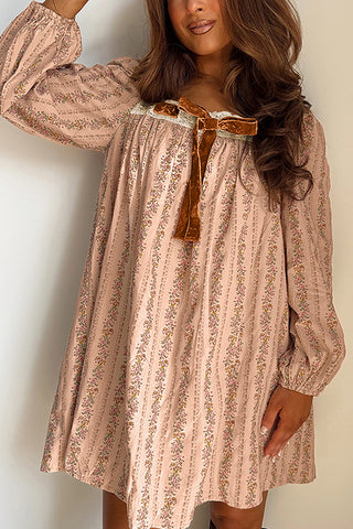Vintage-Style Dress with Bow Detail