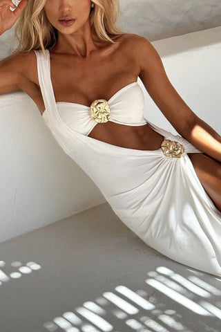 Elegant Bikini Set with Oversized Details