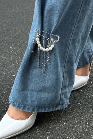 Elegant Chain and Pearl Brooches
