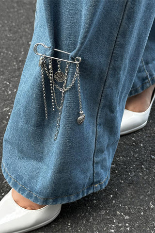 Elegant Chain-Embellished Brooch