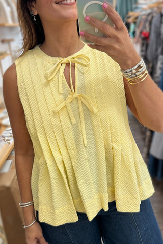 Bow Tie Pleated Sleeveless Top