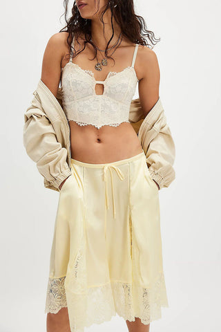 Lace-Trim Casual Wide-Leg Shorts