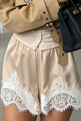 Lace Hem Elastic Waist Casual Shorts