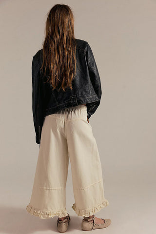 Ruffle Hem Wide-Leg Baggy Jeans