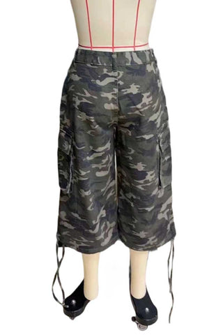 Cargo Pocket Drawstring Hem Capri Jeans