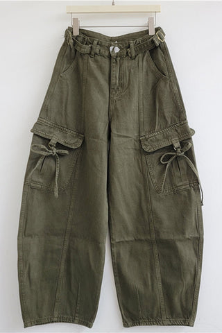 Distressed Cargo Pocket Baggy Jeans